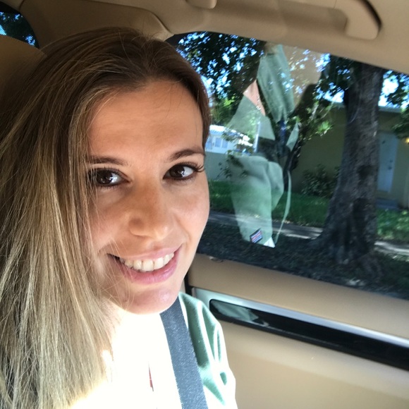 Meet your Posher, Ema - Picture 1 of 1